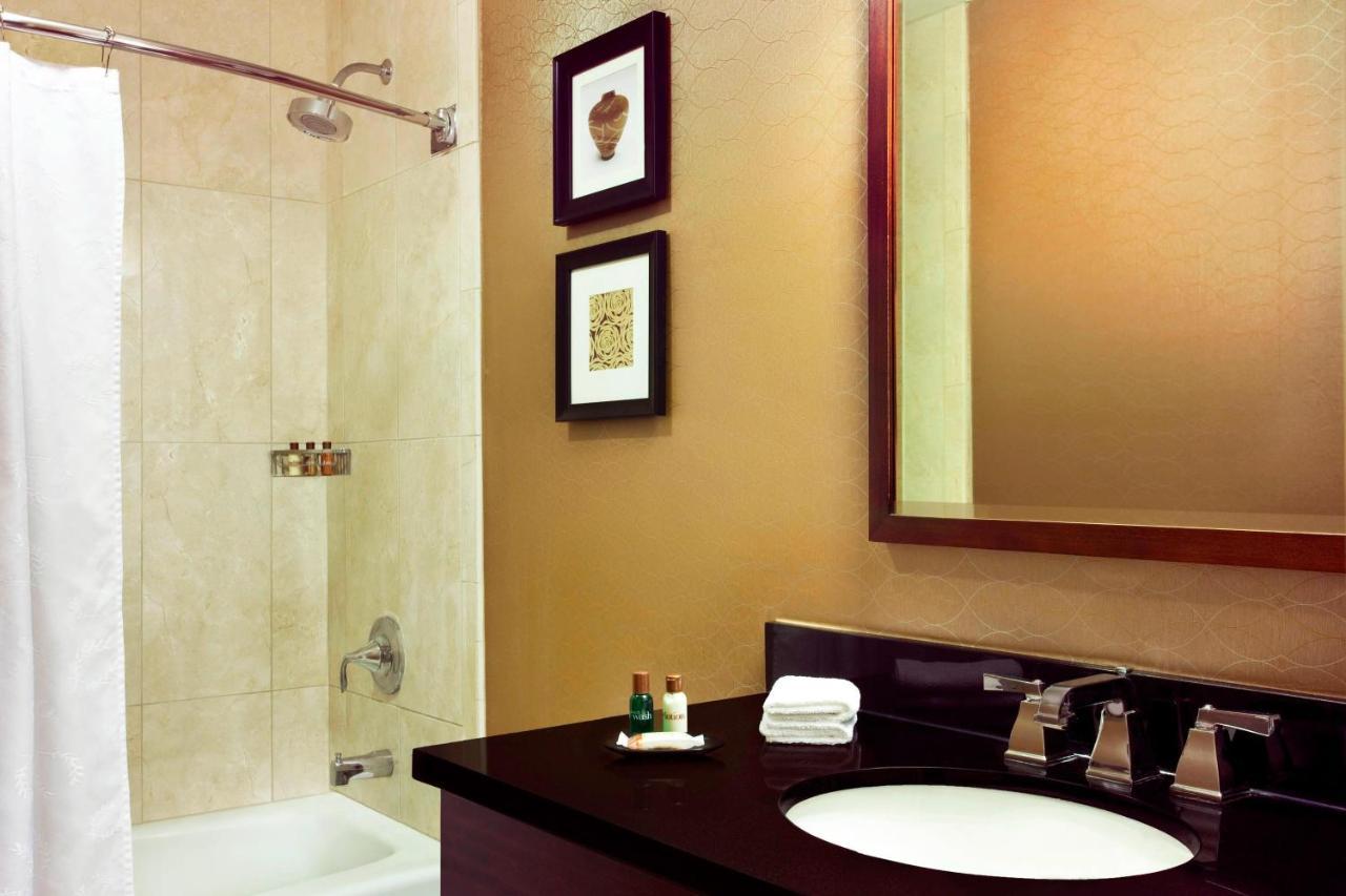 Sheraton Harrisburg Hershey Hotel Bagian luar foto
